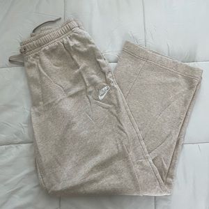 Woman’s Nike sweat pants.
